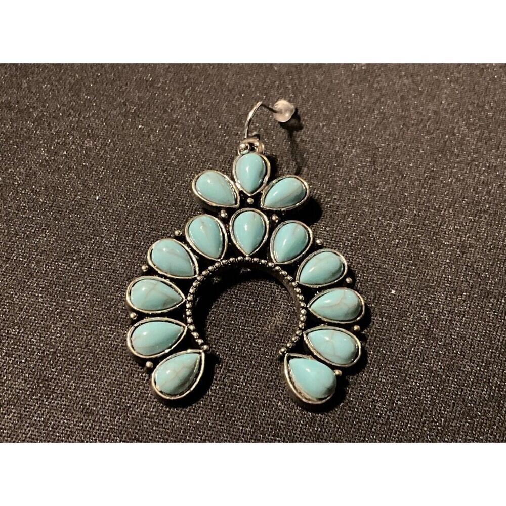 Pink Linen Reconstituted Turquoise Squash Blossom Earrings‎